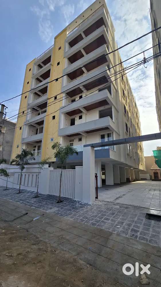 Luxurious semi /full furnished flat in Vaishali Nagar
