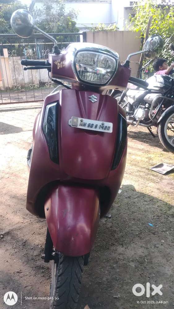 गाडी गुड कंडिशन आहे नवीन बॅटरी आहे गाडीची किरकोळ काम केलेले आहे