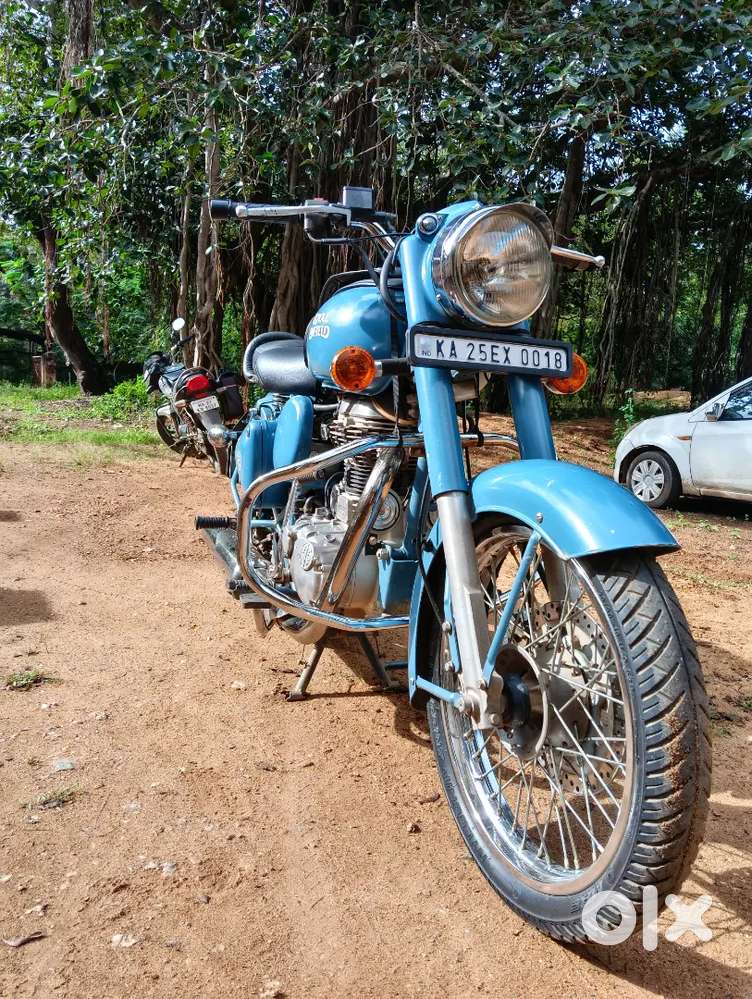 Royal Enfield classic 500cc, less driven, fancy number 0018