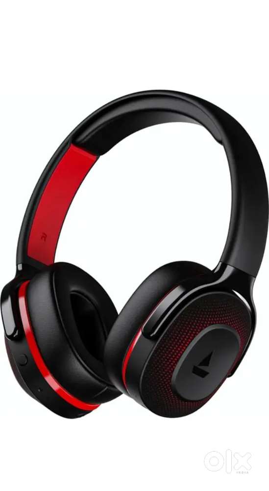Boat Rockerz 413 Headphone Black Red on Ear