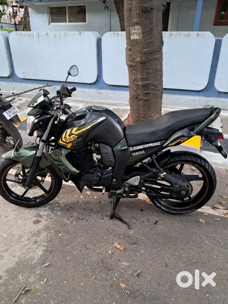 Yamaha Fzs ( 2014 )