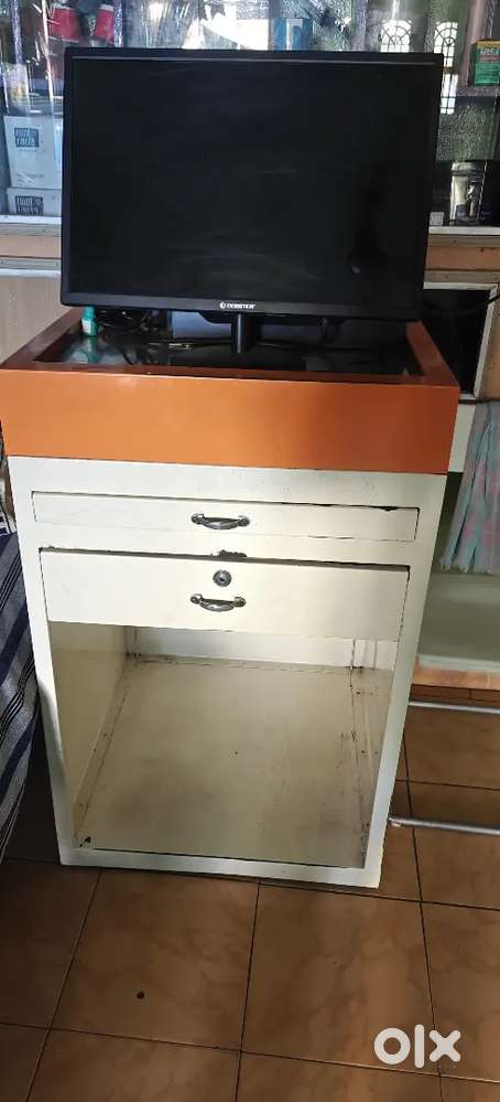 Grocery mart: items for sale