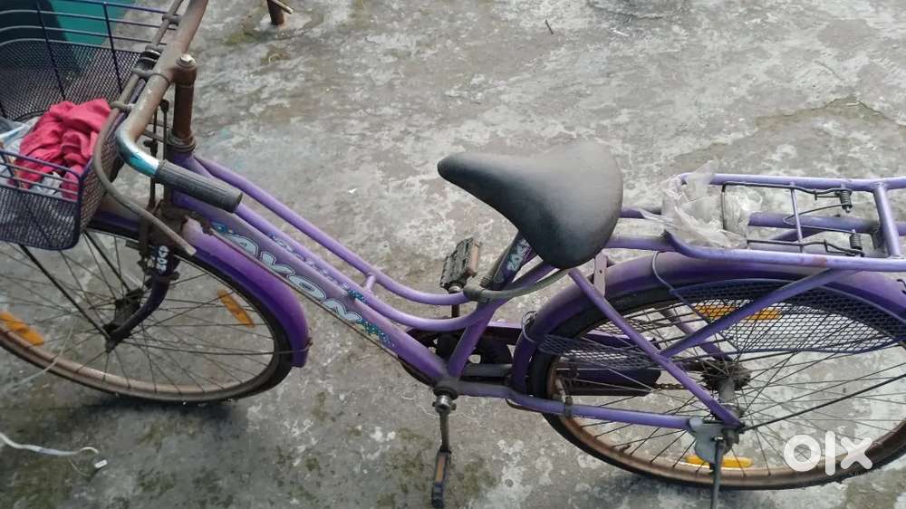 Ladies bicycle Rs1500/-