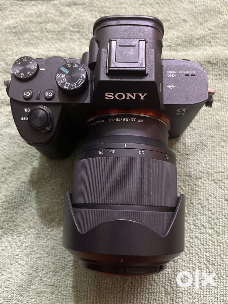 Sony a7iii with Kit lens & Godox v860ii Flash