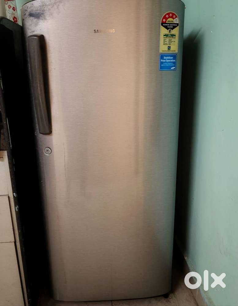 Single door fridge for sale!