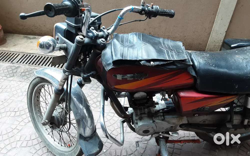 Bajaj 4 s Champion