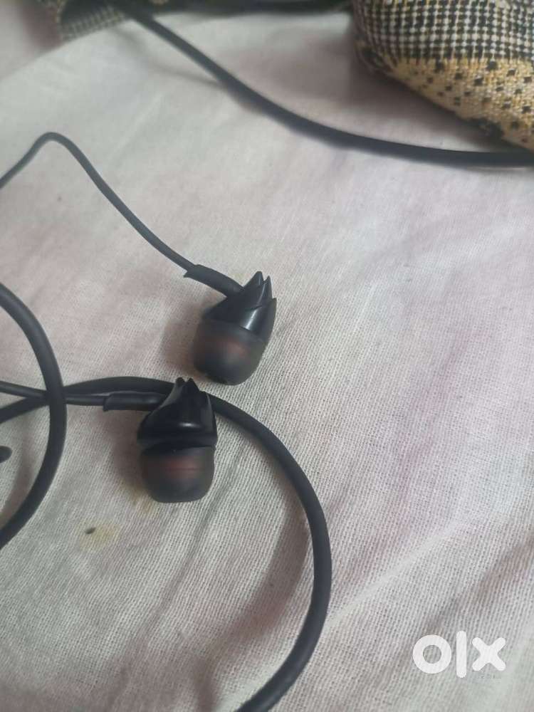 boAt Bassheads 100 Wired Headset