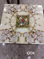 Elegant Glass-Top Center Table with Floral Design Excellent Condition