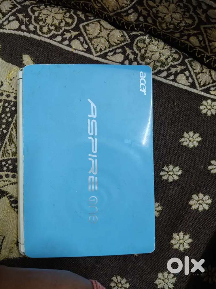Acer aspire one
