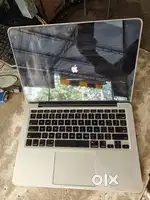 Mackbook Pro 8GB 256GB i5 ultra slim