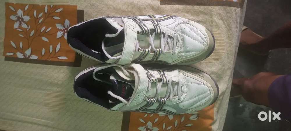 Asics spikes
