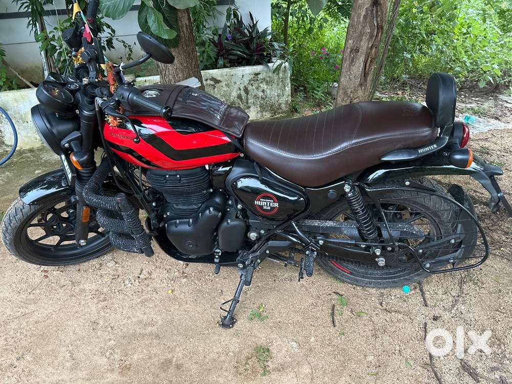 Red black with tank pad