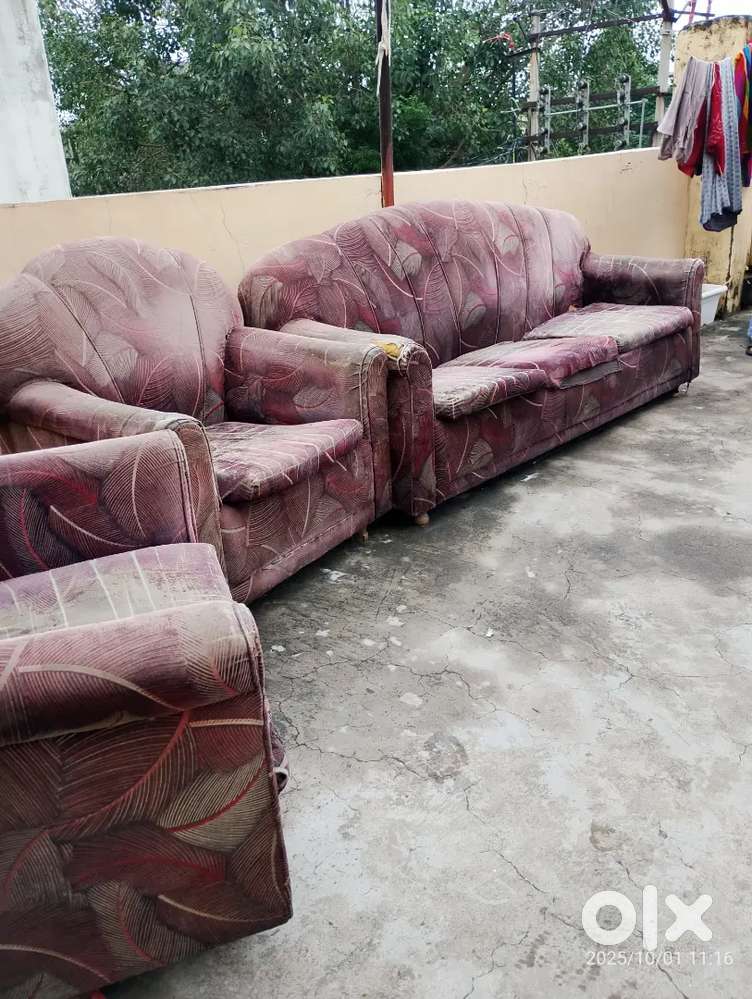 Old sofa set