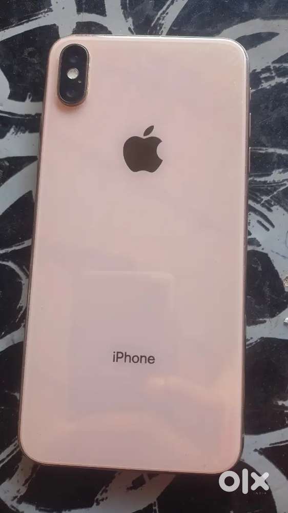 I Phone Xs Max Golden. 64Gb Best Condition battery pura din chlta hai