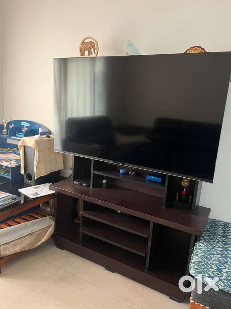 TV stand - 3 years old