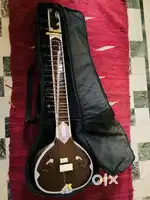Sitaar in fine condition and new cover