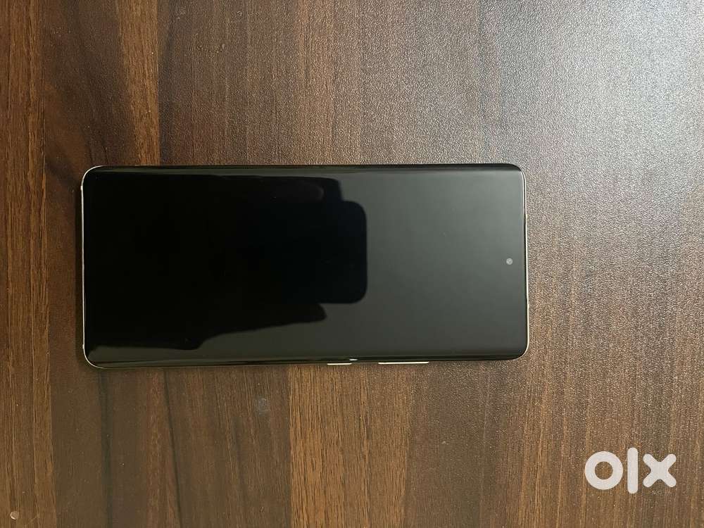 Motorola Edge 30 Fusion 5G (8 GB RAM, 128 GB Storage)