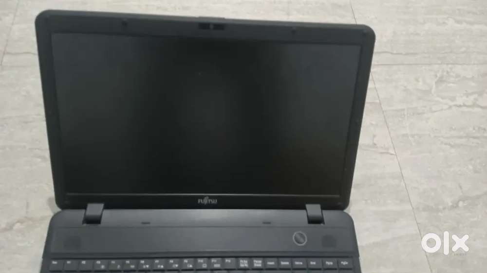 Fujitsu A512 i3  256GB SSD  Win10  15 Sec Boot