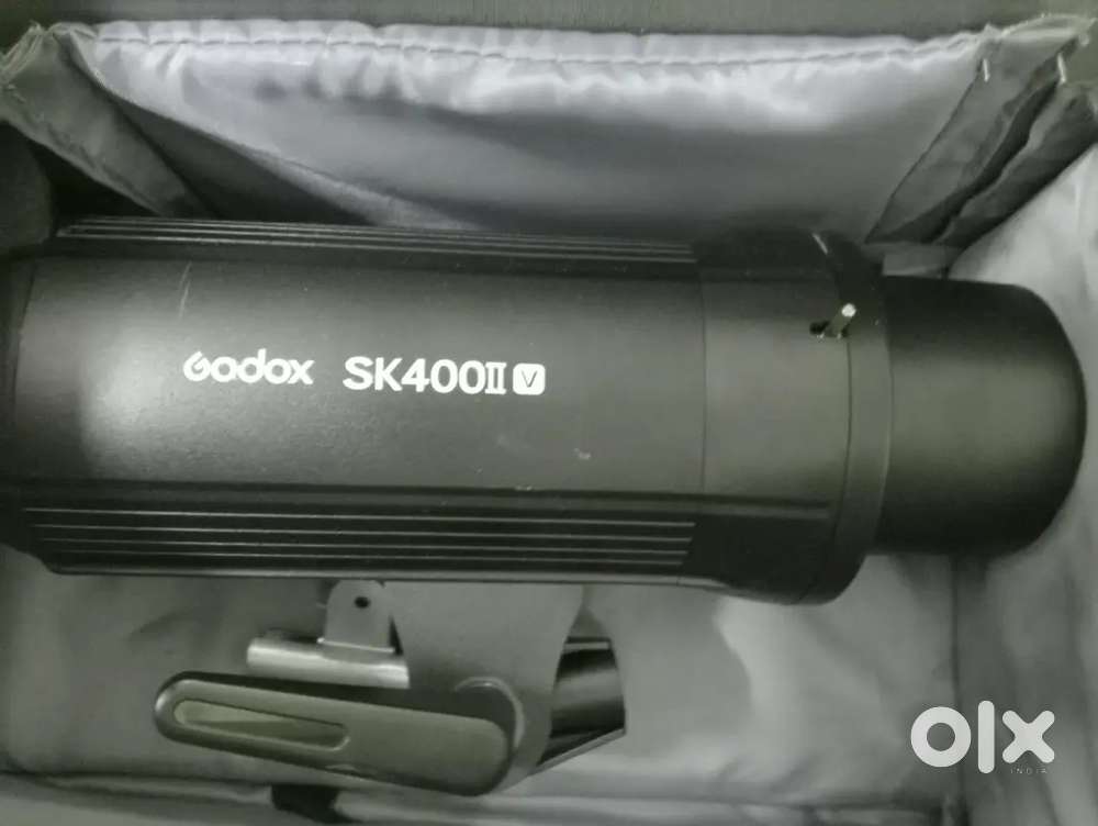 Godox SK400II flash  (3-Light Kit)