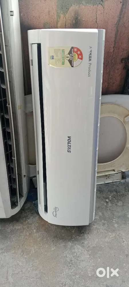 Voltas 1 ton inverter ac 2years old