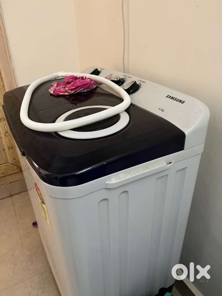 Samsung 6.5 KG semi automatic washing machine, 17 months old