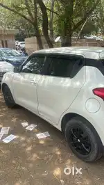 Maruti Suzuki Swift 2022 Petrol 75000Km Driven