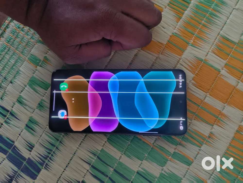 Sell samsung s21 fe display line issue