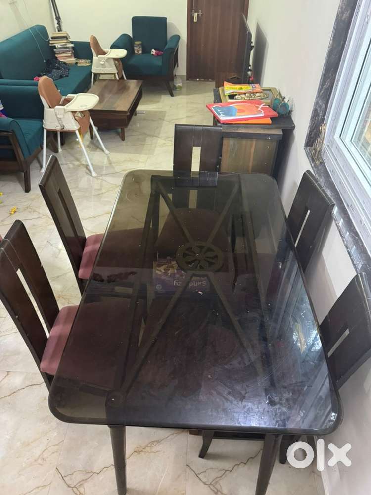 Dining table with 6 chairs