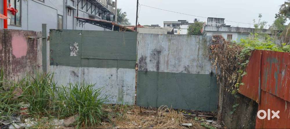 50 cents land 500 mtrs  from vyttila junction