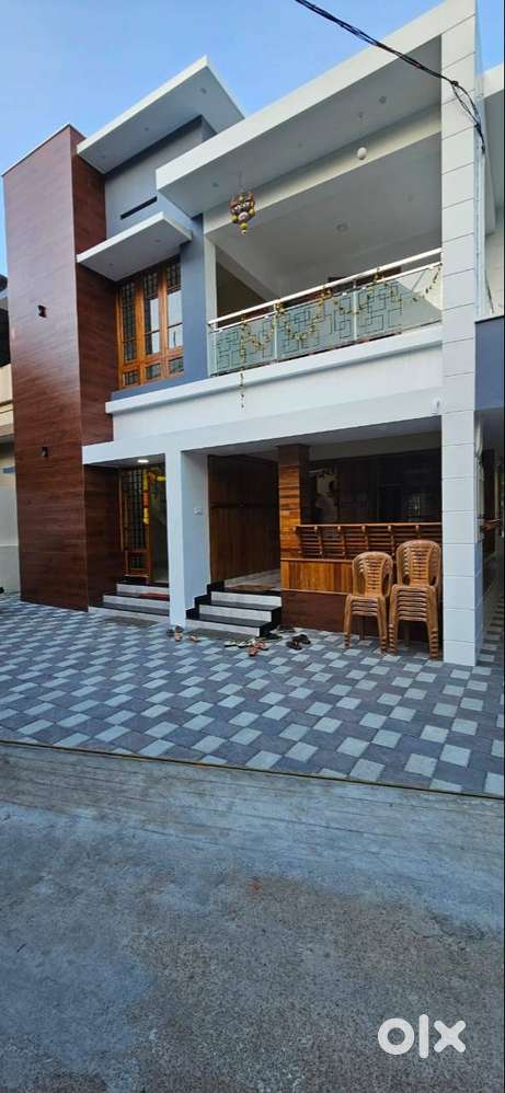 SASTHAMANGALALAM 3 BHK FIRST FLOOR HOUSE FOR RENT