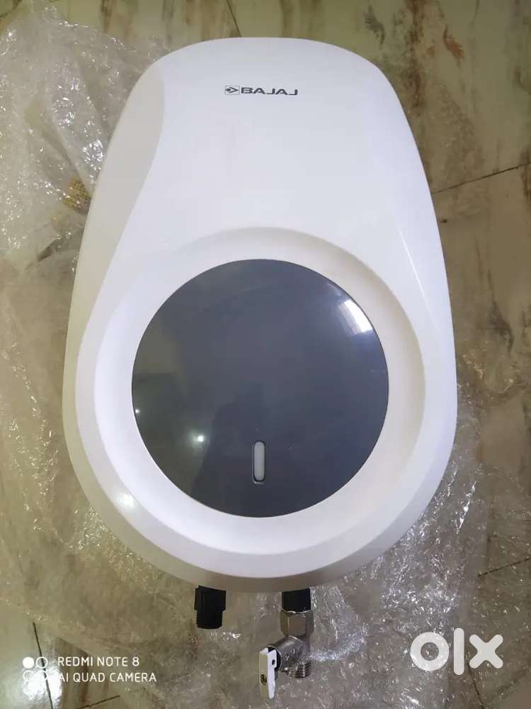 Bajaj 5 L water geyser with free pipes and white colour and only 2500