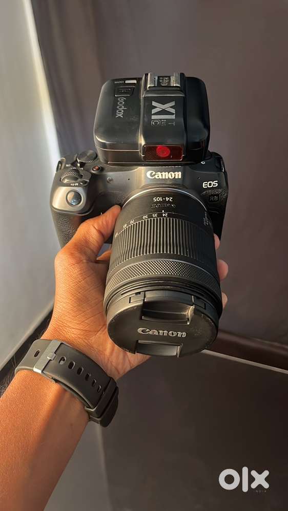 Canon r8 with kit lens 24 - 105