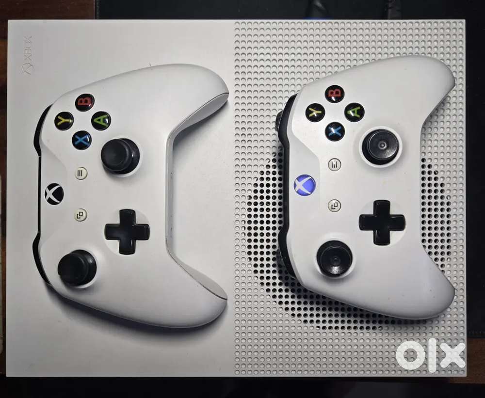 XBOX ONE S 500GB 2 CONTROLLERS