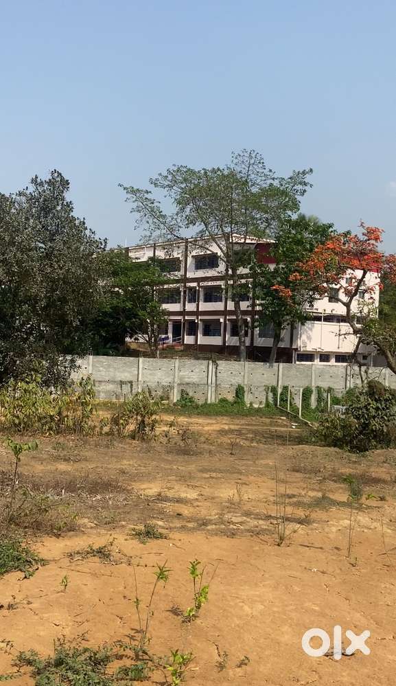 আগরতলা শহরে জায়গা পেতে পারেন কম দামে।