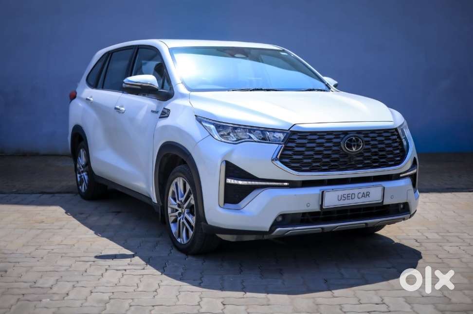 Toyota Innova Hycross 2.0 ZX Hybrid 7 STR, 2023, Petrol