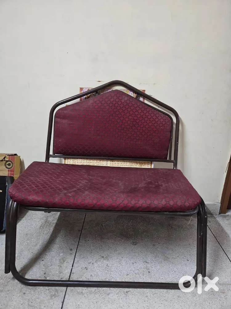 2 seater settee cum sofa with iron frame