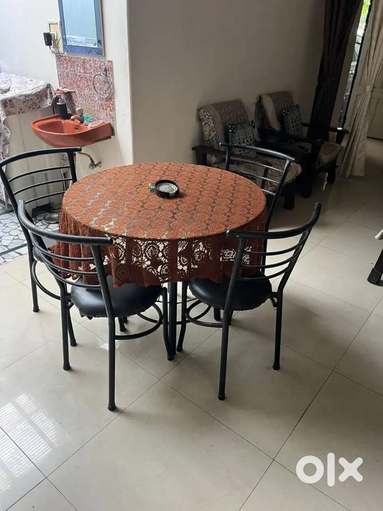 4 wardrobes Mandir Glass rot iron table with 4chairs
