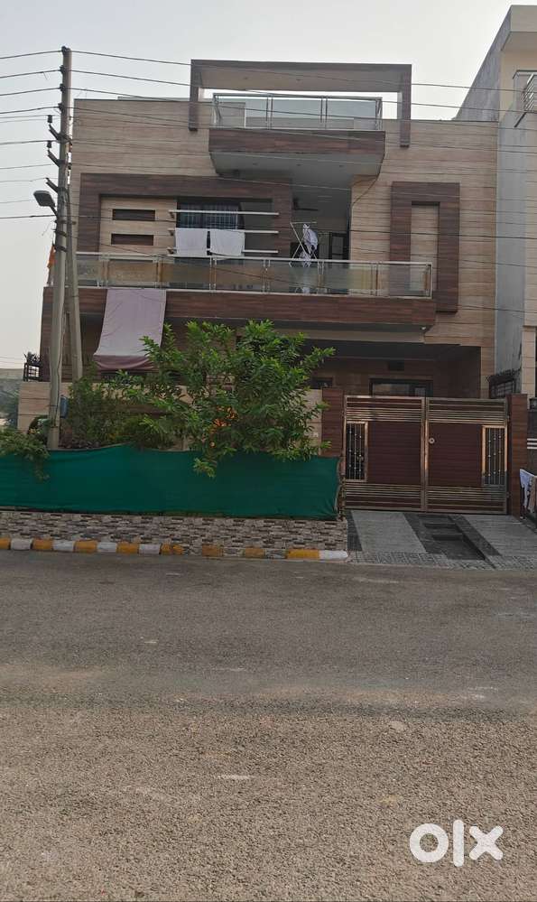 5BHK READY TO MOVE HOUSE 80FT. ROAD