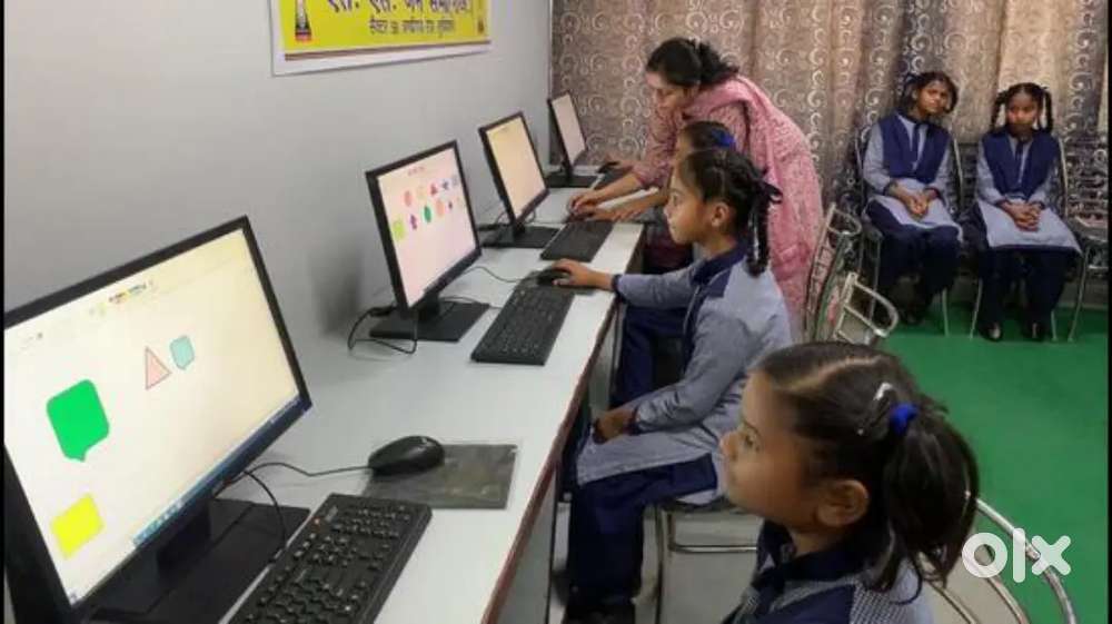 Female Computer Operator (Basic Knowledge Required)