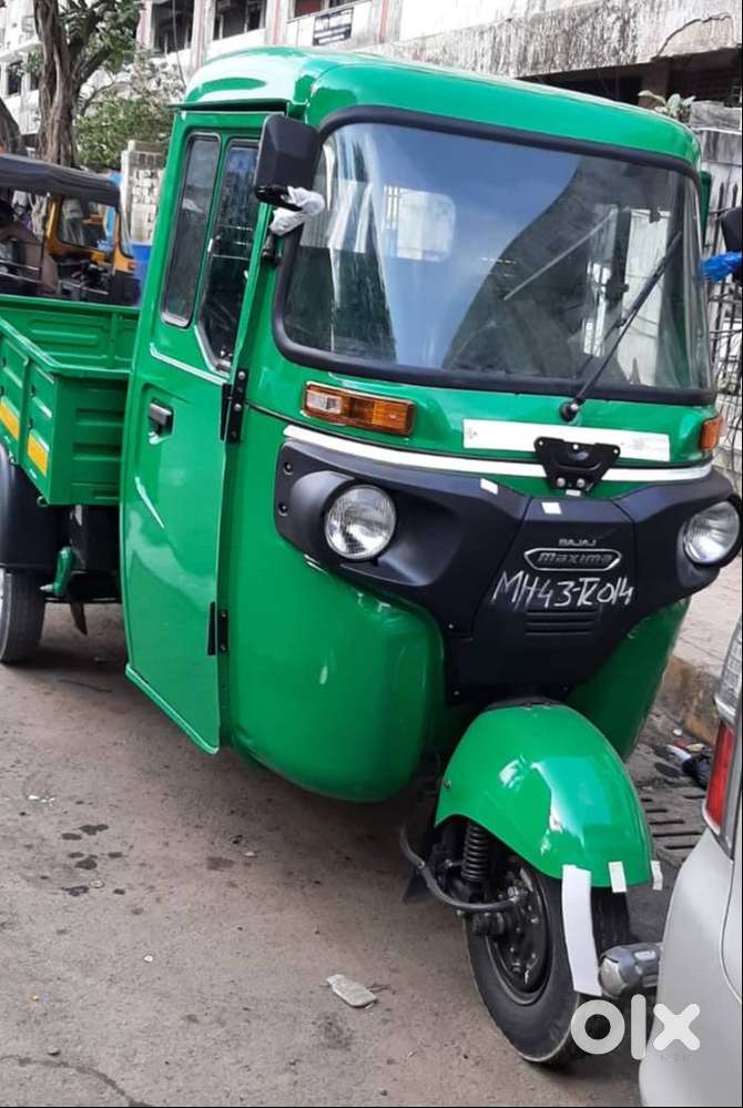 BAJAJ MAXIMA CNG