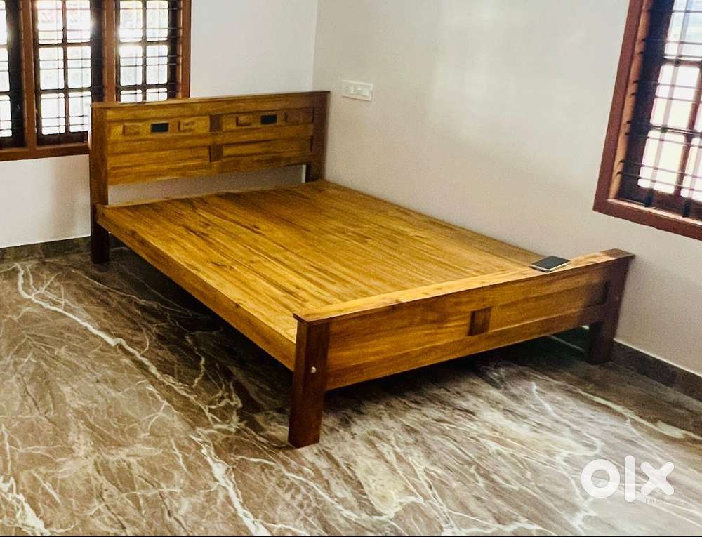 Queen size Bed frame for sale (2pic)