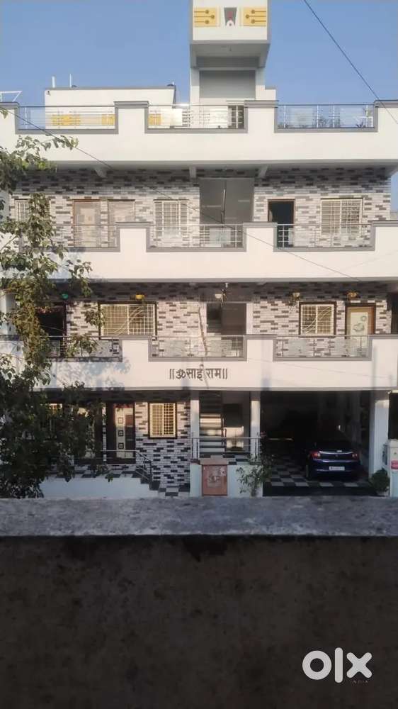 1 RK for family and only bachlor girls.