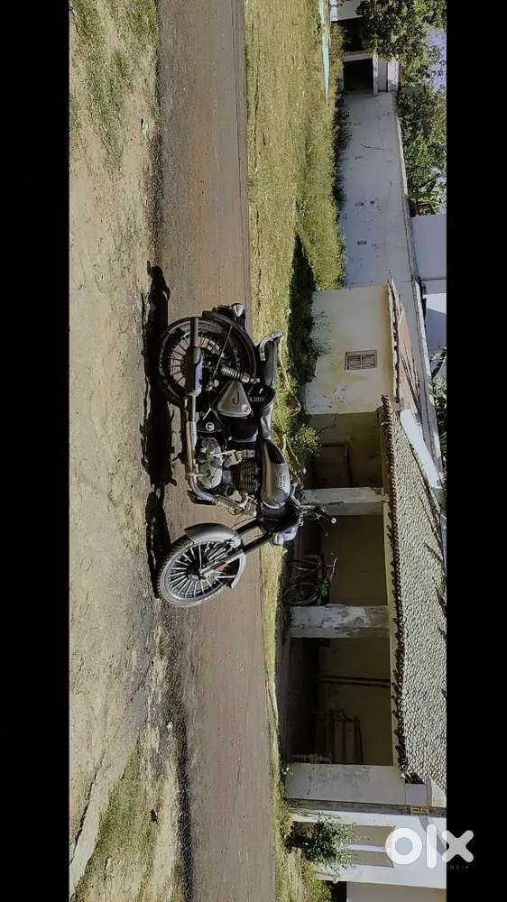 Classic 350 New condition grey colour with alloy