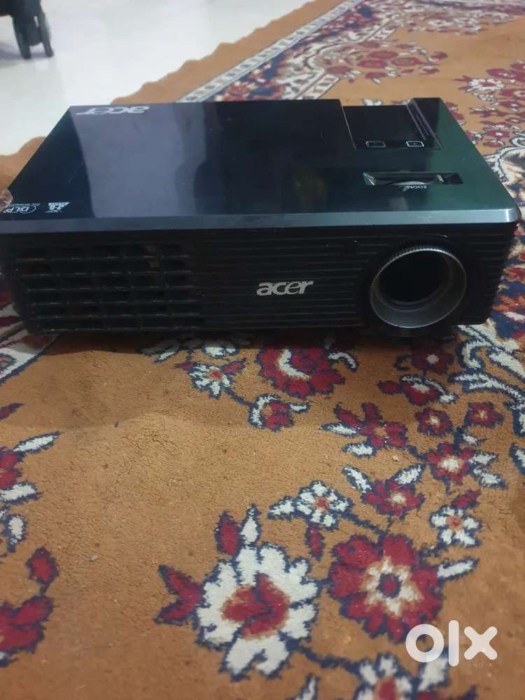 Leptop  i 5  7 jan  22000  ascerprojector 4000 soni d v d player  4000