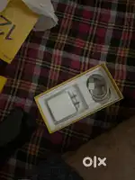 One hand use