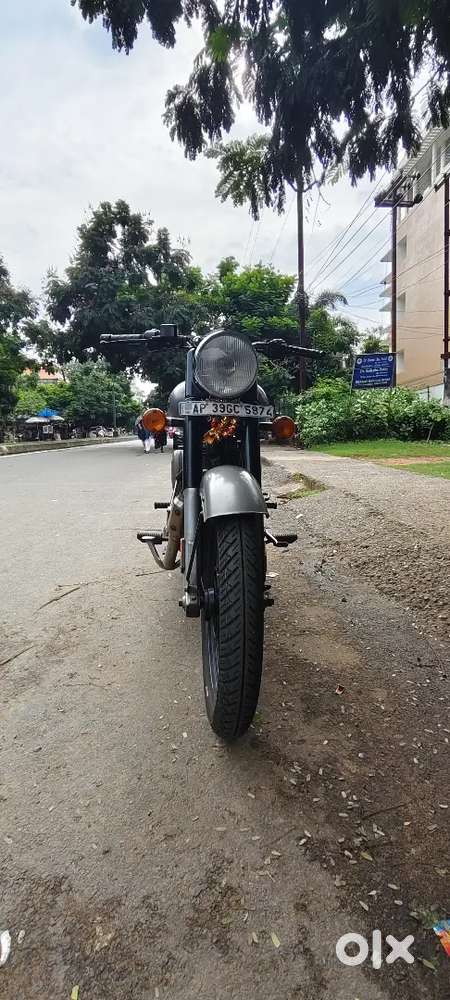 Royal Enfield Classic 350. Name transfer avilable.