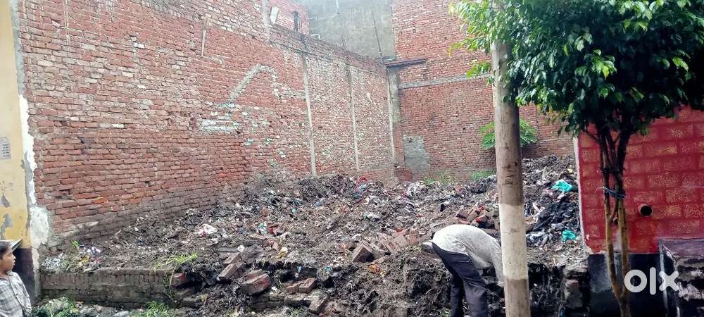 Plot East facing near garh road