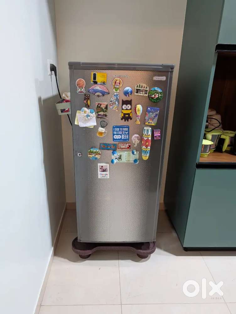 Kelvinator 190L fridge (with stand)