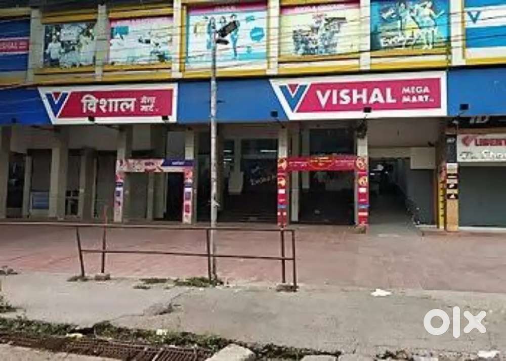 Job hiring in shopping mall and warehouse need girls and boys need