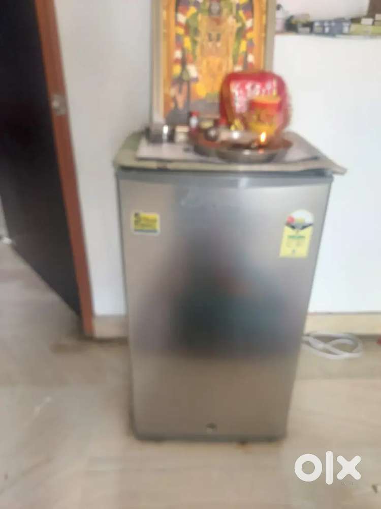 95 litre kelvinator Fridge